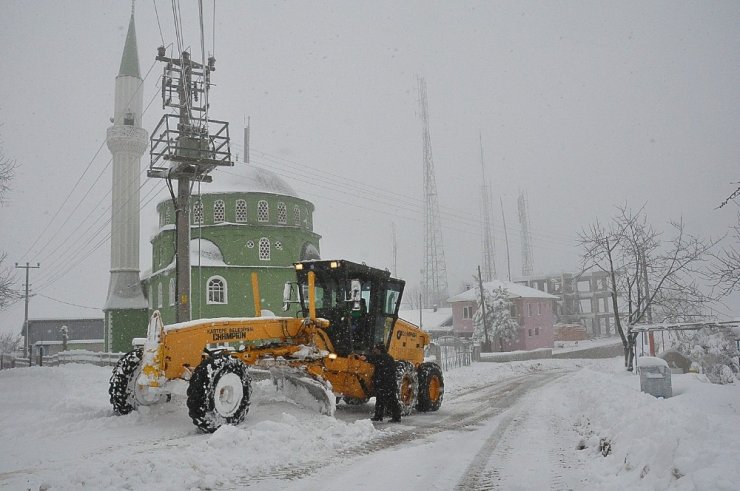 Kartepe Belediyesi’nden yeniyılda kar mesaisi