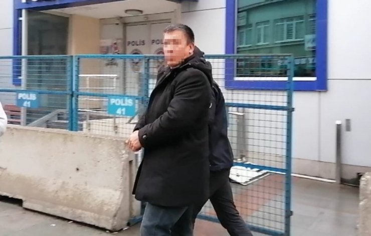 Boşanmak üzere olduğu eşinin çalıştığı hastaneye gidip etrafa ateş açtı