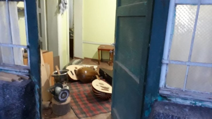 Girdikleri evde polise yakalanınca uyumak için geldik diyen 2 şüpheli tutuklandı