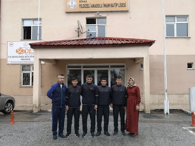 Yıldızeli, güreşte nefes kesti