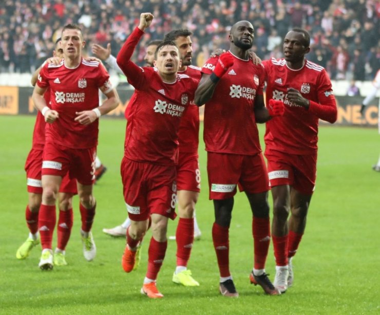Evinde en başarılı takım Sivasspor