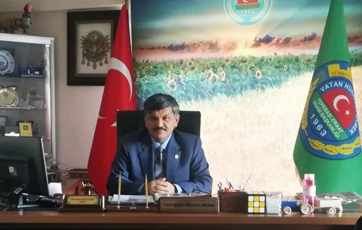 Satılamayan lahanalar tarlada kaldı