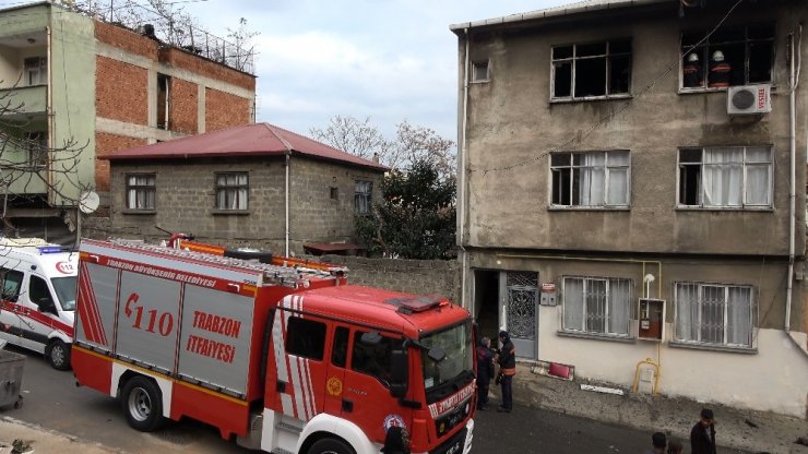 Trabzon’da biri kanser hastası 3 kişiyi yanmaktan son anda Suriyeli Akil kurtardı