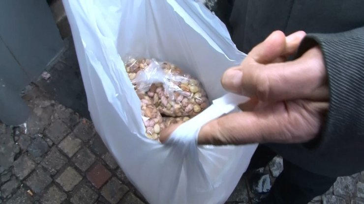 Yeni yıla saatler kala alışveriş hareketliliği sürüyor