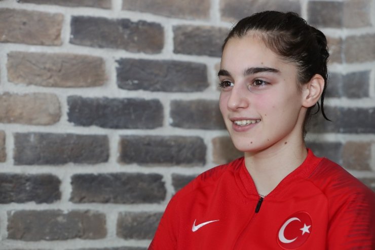 Beyza Kara: "Ay-yıldızlı formayı giymek büyük bir onur"
