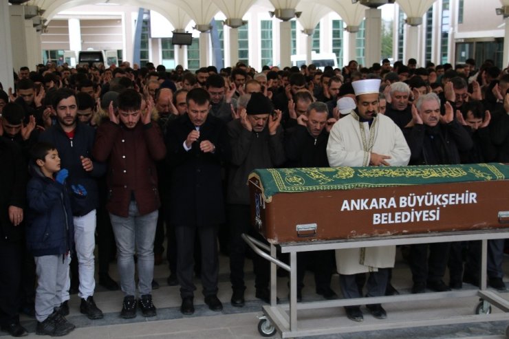 Ankara’da yangında ölen genç toprağa verildi