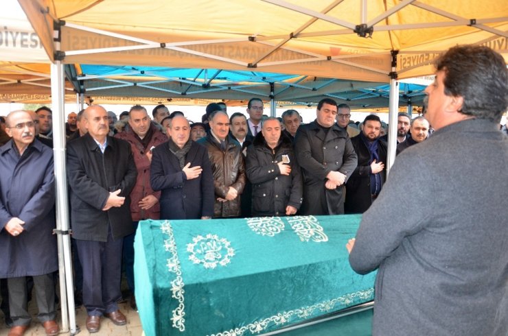 CHP’li Öztunç’un babasının cenazesi toprağa verildi