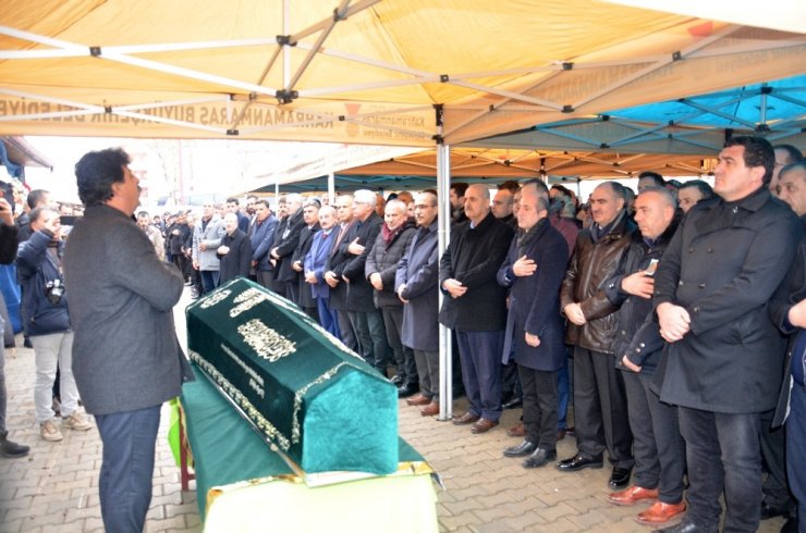 CHP’li Öztunç’un babasının cenazesi toprağa verildi
