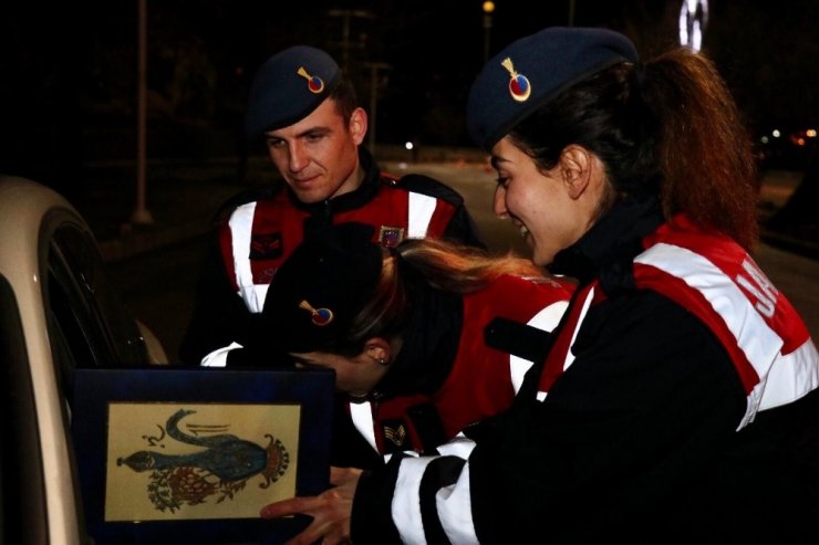 Elazığ’da jandarma,yıl başı uygulamasında toz esrar ele geçirdi