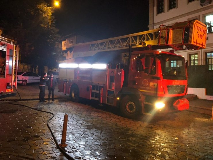 Yeni yılda itfaiyecilerin yangın mesaisi