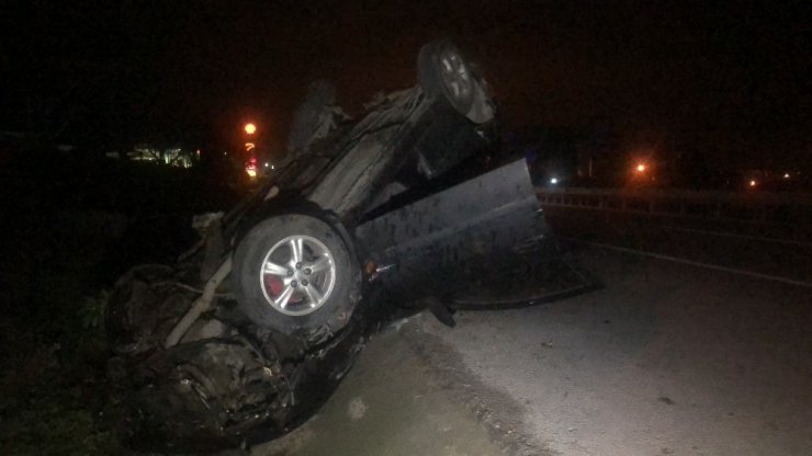 Yılbaşı gecesi alkollü sürücünün kullandığı otomobil takla attı: 1 ölü, 2 yaralı