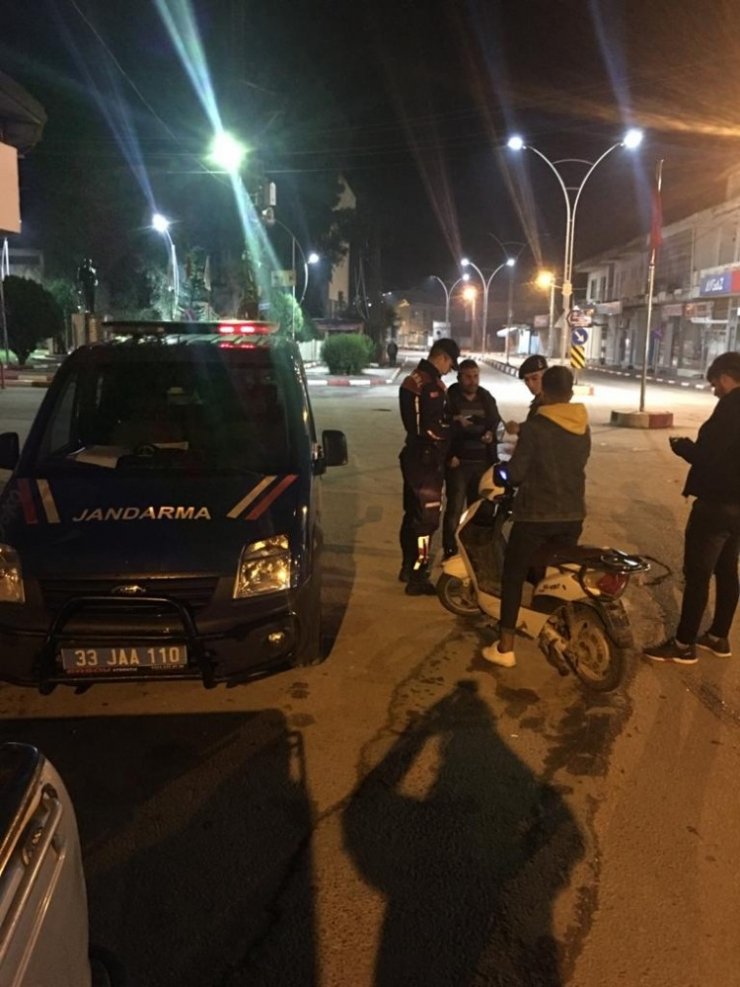 Mersin’de jandarma ekipleri sabaha kadar görev yaptı