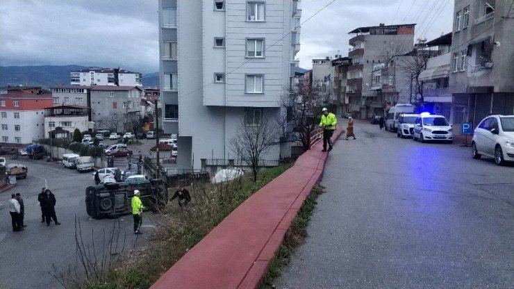 Samsun’da dolmuş takla attı: 3 yaralı