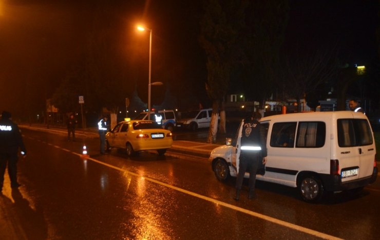 Bafra polisi yılbaşında suça göz açtırmadı