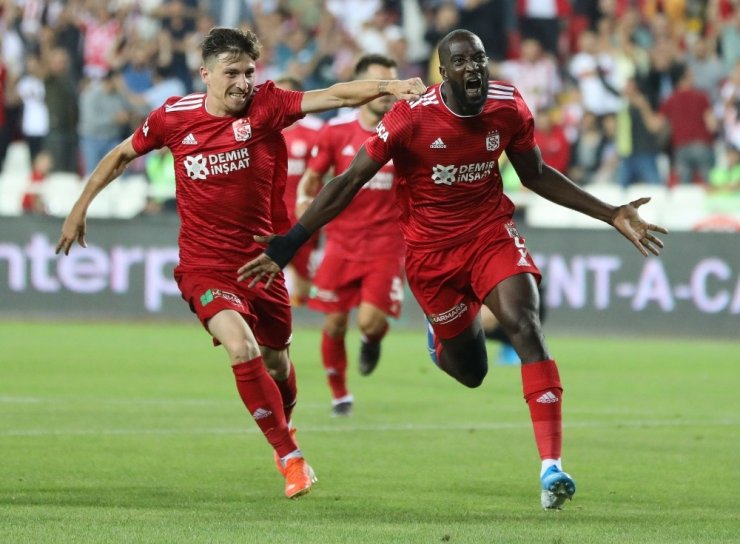 Sivasspor uzatmalarda 6 gol attı