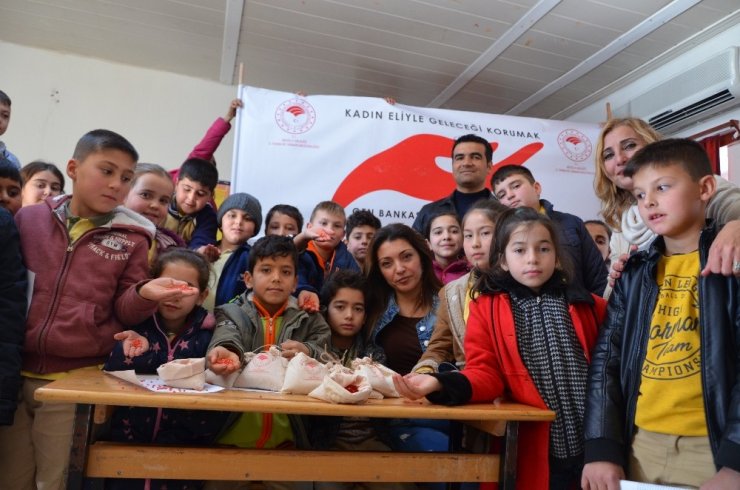 Öğrencilerle geleceğe tohum atılıyor