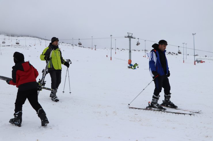Vali Ayhan, Yıldız Dağı Kayak Merkez'ini ziyaret etti