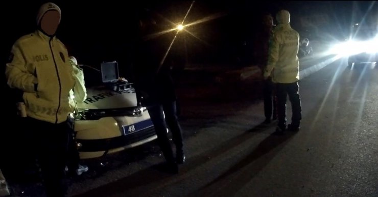 Uygulamada trafikçiler 395 araç denetlendi, 159 sürücüye 53 bin lira ceza kesildi