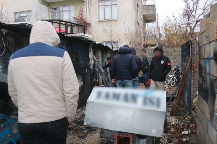 Uyuşturucu satıcılarına şafak operasyonu: 5 gözaltı