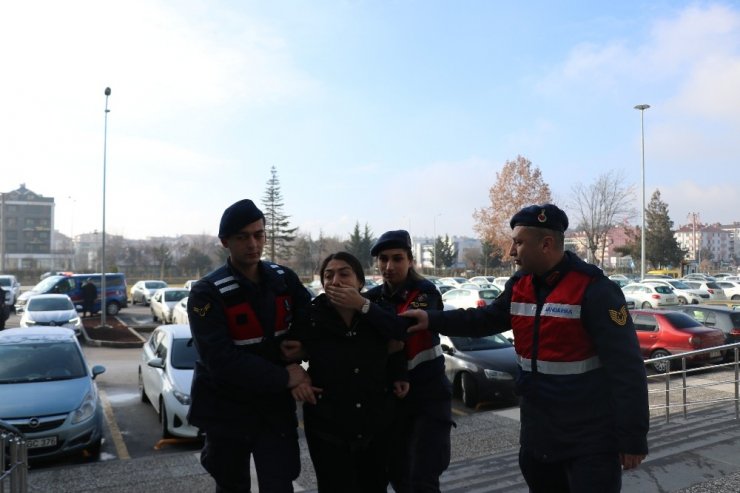 Bolu’da, kimlik kontrolünde yakalanan DHKPC’li kadın adliyeye sevk edildi