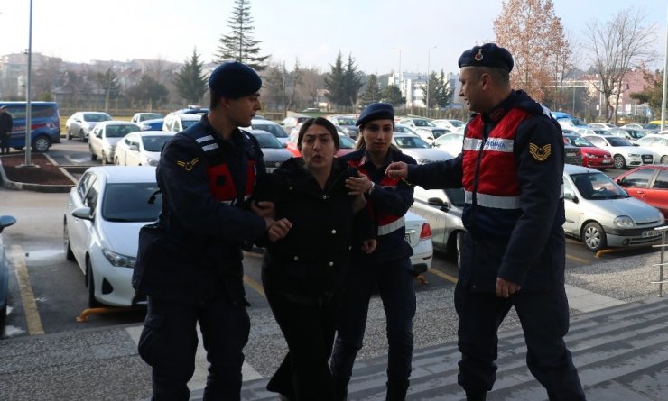 Bolu’da, kimlik kontrolünde yakalanan DHKPC’li kadın adliyeye sevk edildi