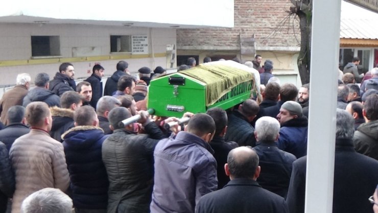 107 yaşında hayatını kaybeden Şükriye Nine toprağa verildi