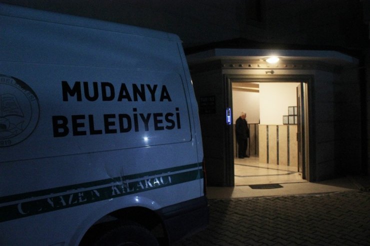 Yaşlı çifti evlerinde ölü bulundu