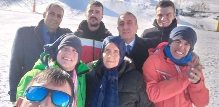 Özel kayakçı başarısıyla tarihe geçti