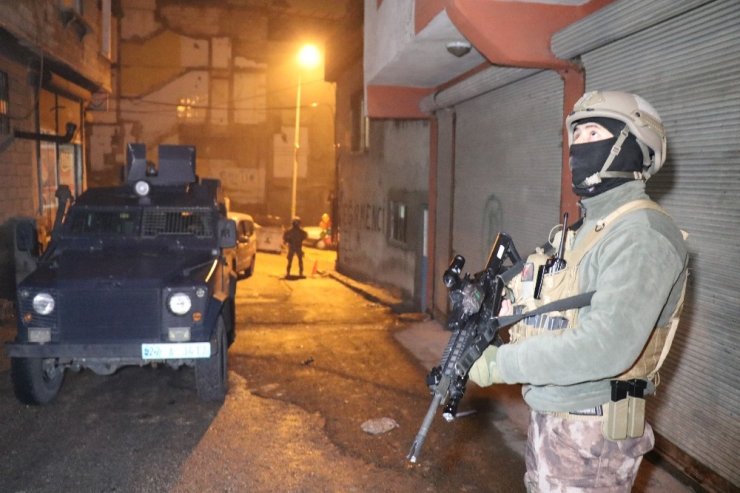 Gaziantep’te 727 polisli uyuşturucu operasyonu