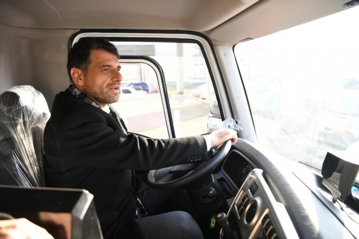 Kartepe Belediyesi’nin 11 yeni aracı hizmete başladı