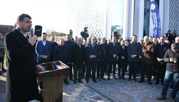 Kartepe Belediyesi’nin 11 yeni aracı hizmete başladı