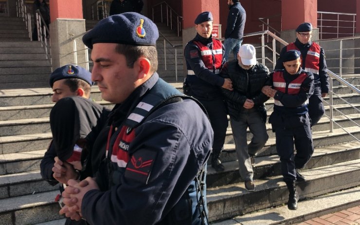 Kocaeli’deki DEAŞ operasyonunda yakalanan 3 kişi tutuklandı
