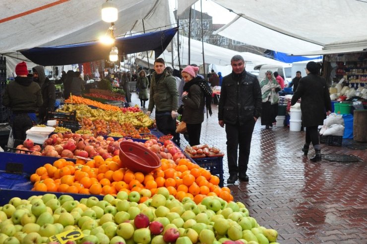 Mevsiminin geçmesi üzümü zam şampiyonu yaptı