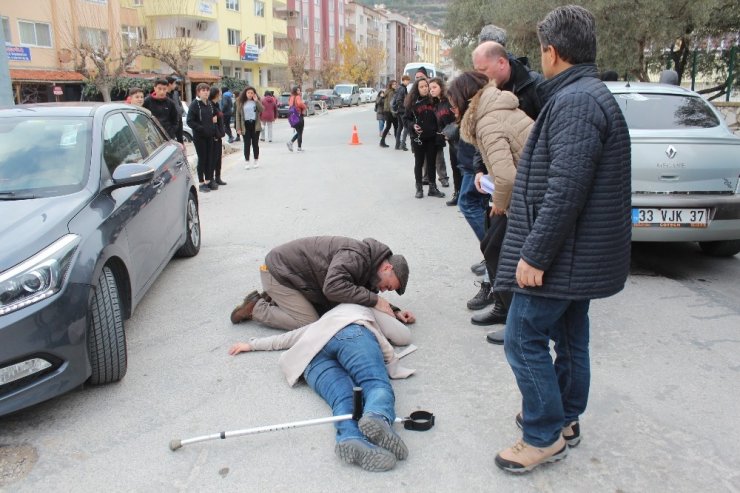 Eşini yolun ortasında yaralı halde buldu