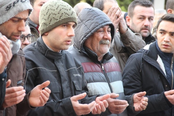Kanlı pusuda ölenlere veda: Bir babanın en zor anı