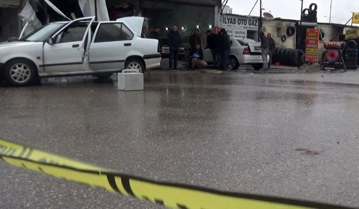 Araçtaki iki kardeşe silahlı saldırı: 1 ölü, 1 yaralı