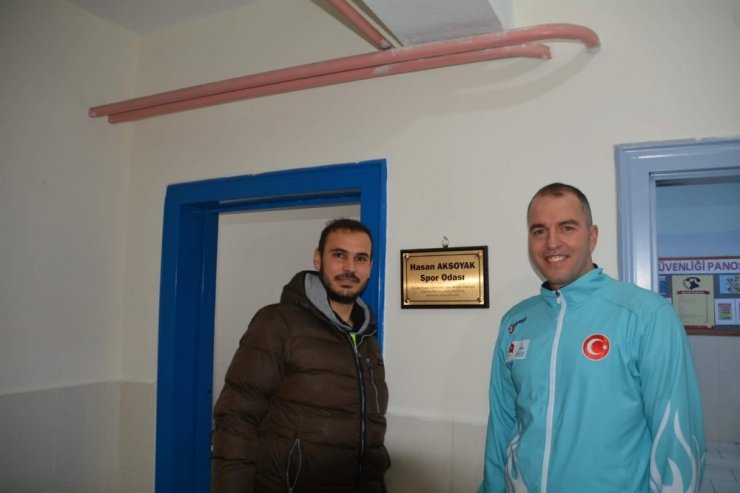 Tomarza Atatürk Ortaokulu Spor Odası’na Hasan Aksoyak ismi verildi