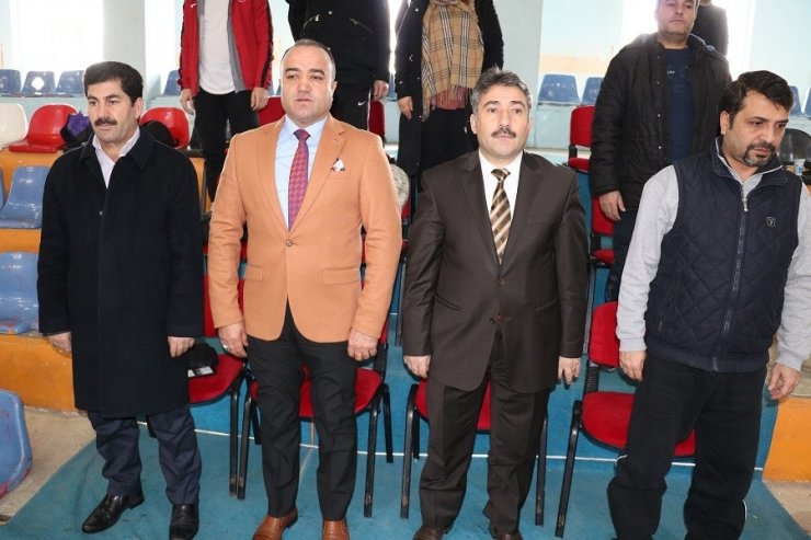 Ağrı’da ANALİG Badminton grup müsabakaları başladı