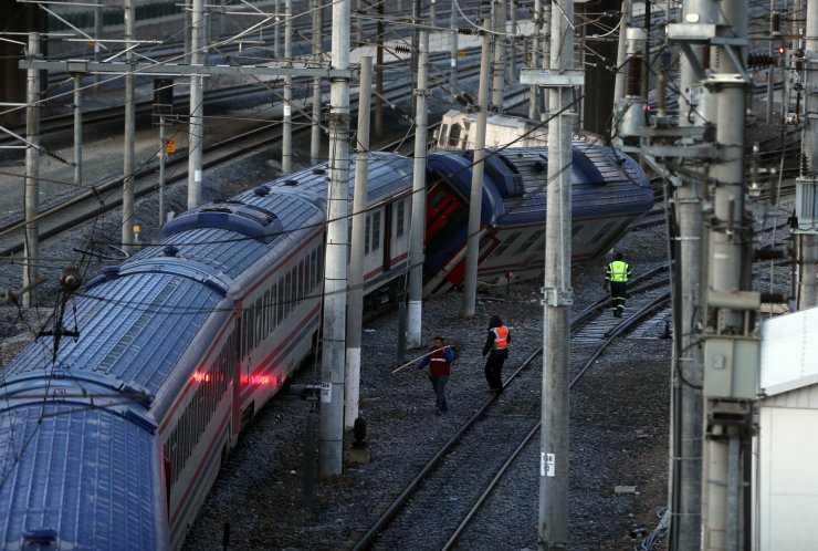 Ankara'da boş tren raydan çıktı