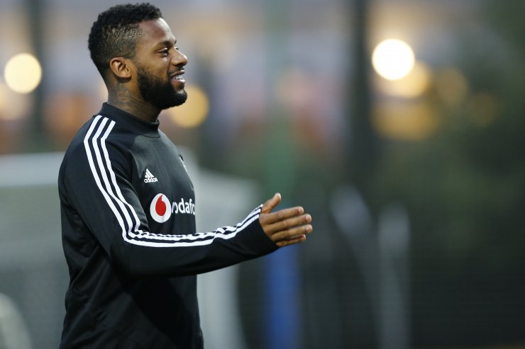 Beşiktaş'ın devre arası kampı Antalya'da başladı