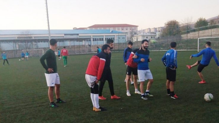 Silvan Aslanspor 13 futbolcu transfer etti