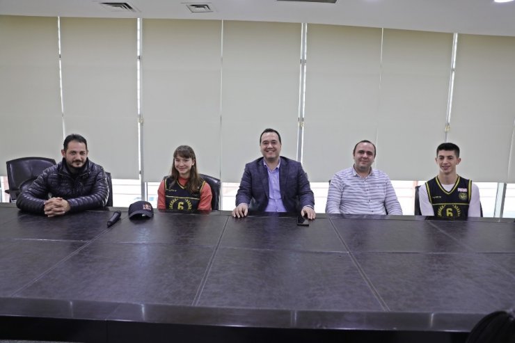 Akhisarlı Dünya şampiyonu artık kendi evinde