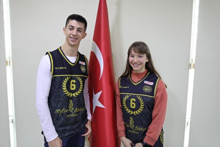 Akhisarlı Dünya şampiyonu artık kendi evinde