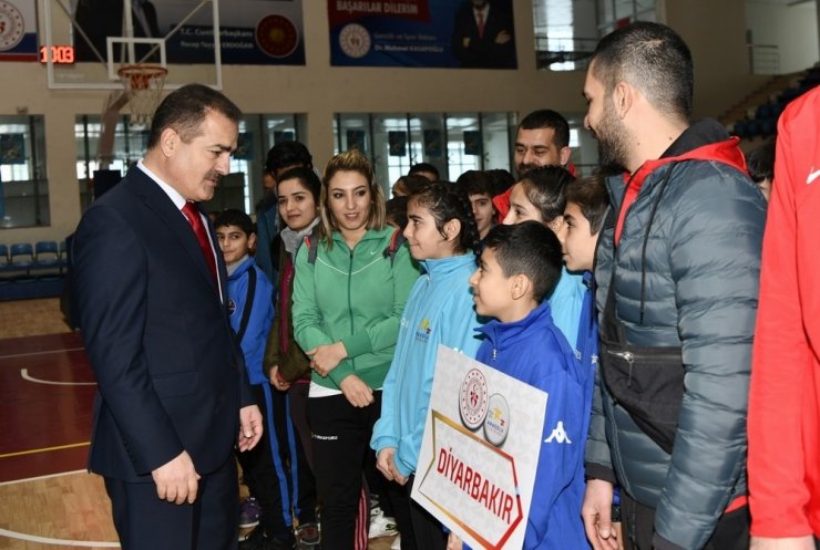 Badminton grup müsabakaları Hakkari’de yapıldı