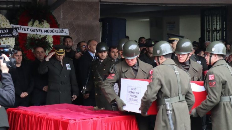 Şehit er Berkay Işık son yolcuğuna uğurlandı