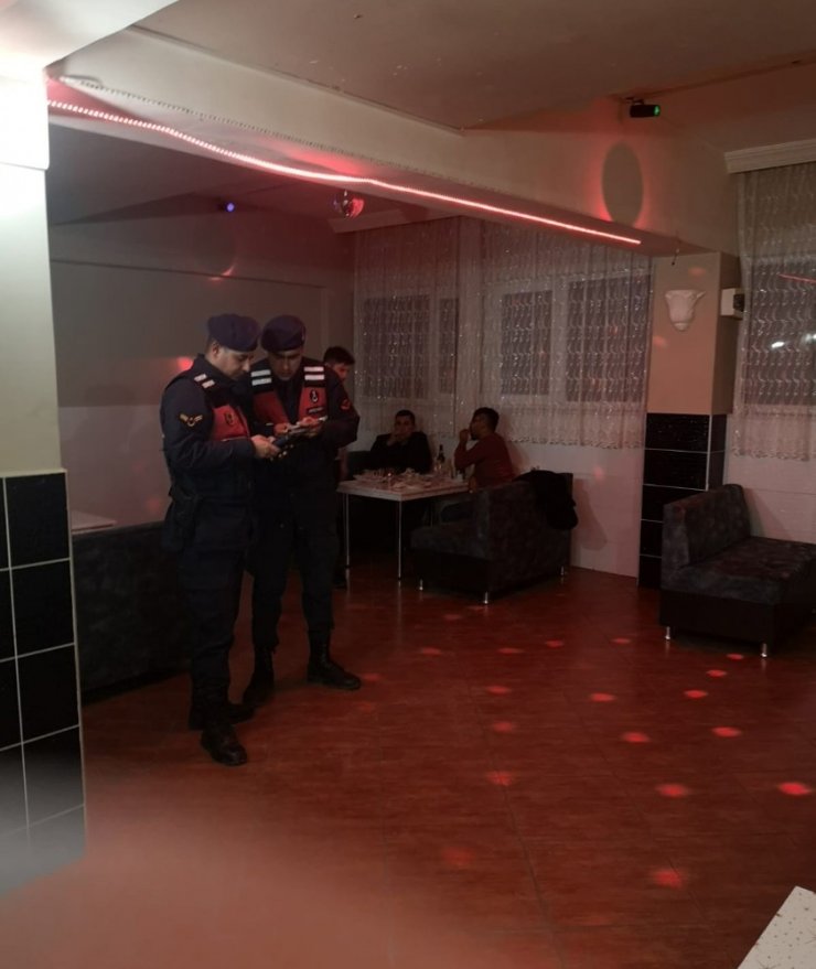 Isparta’da jandarma yılbaşı çalışmalarında aranan 33 şahsı yakaladı