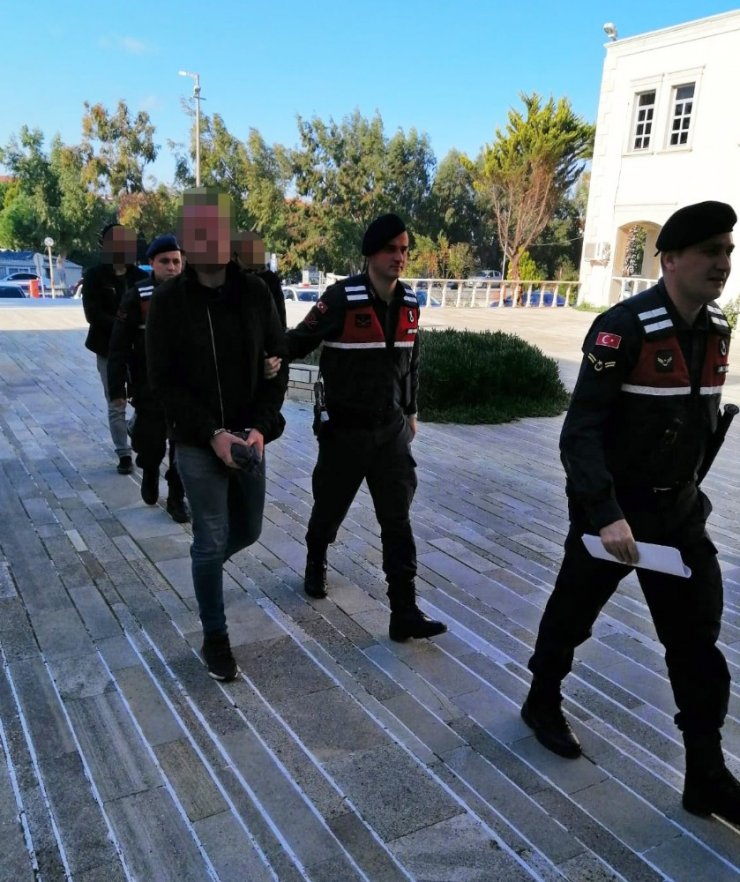 Kiralık araçla hırsızlık yapan 3 kişi jandarmaya yakalandı