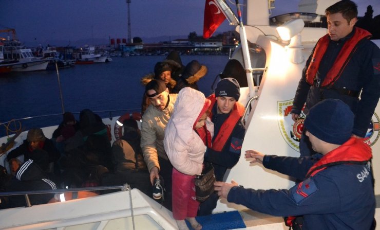 İzmir’de 51’i çocuk 116 düzensiz göçmen yakalandı