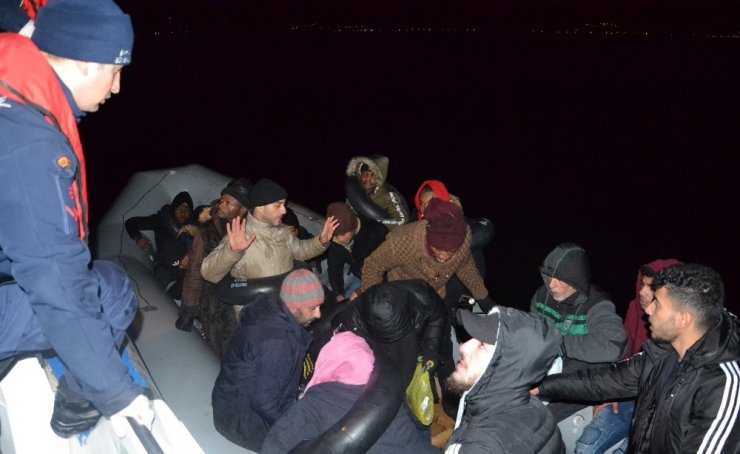 İzmir’de 51’i çocuk 116 düzensiz göçmen yakalandı