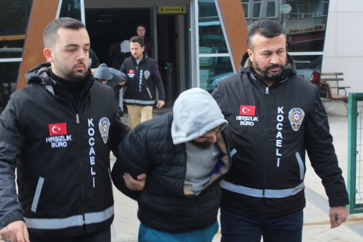 İki evden 45 bin TL’lik vurgun yapan 3 kişi yakalandı